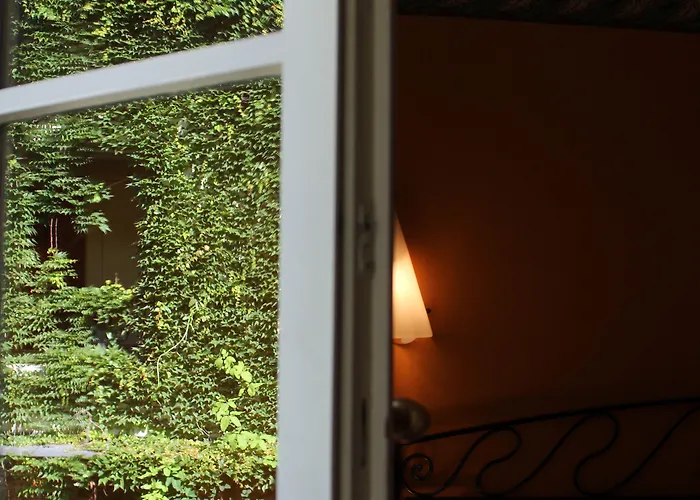 Le Relais Saint Sulpice Hotell 4*