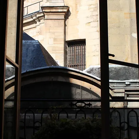 Отель Le Relais Saint Sulpice 4*