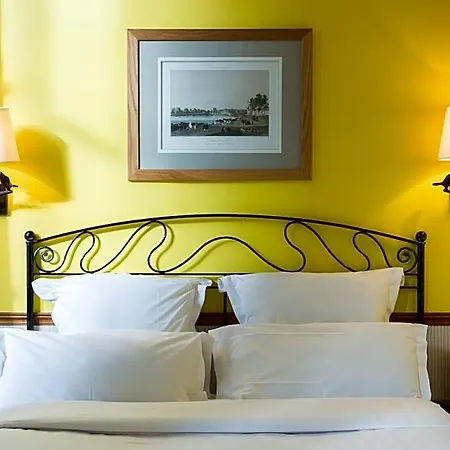 Le Relais Saint Sulpice Hotel 4*