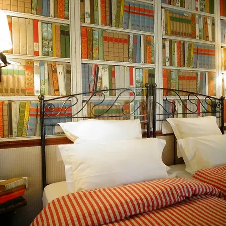 Отель Le Relais Saint Sulpice