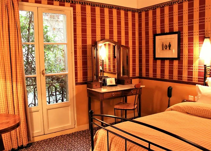 Le Relais Saint Sulpice Hotel 4*