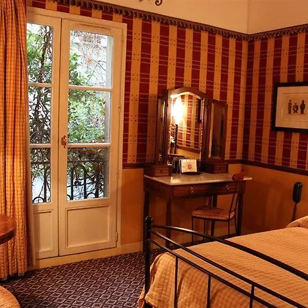 Le Relais Saint Sulpice Hotel 4*